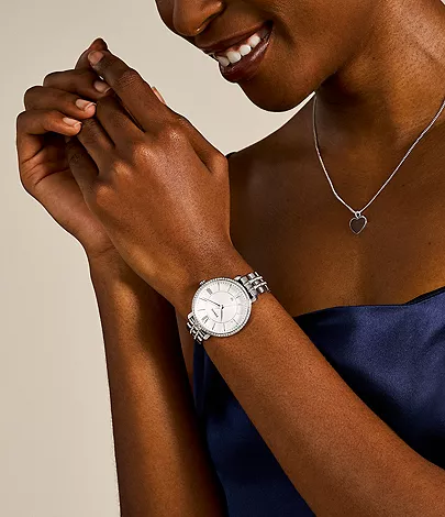 ES3545_onwrist